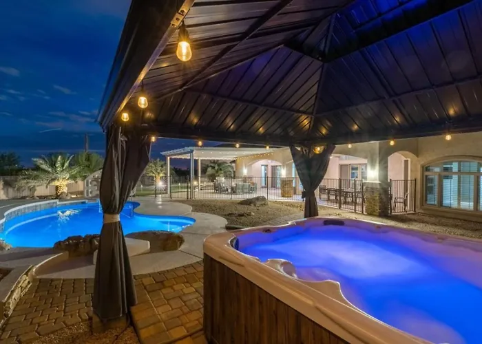 Hébergement de vacances 4br Mountainside Retreat With Pool, Hot Tub And Games