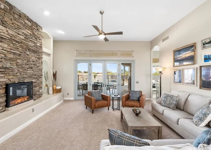 Hébergement de vacances 4br Mountainside Retreat With Pool, Hot Tub And Games Mesa